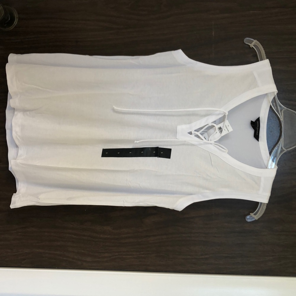 Banana Republic White tank top size Small. NWT